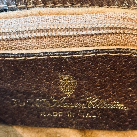 Authentic Vintage Gucci Crossbody/Shoulder bag - Picture 12 of 15